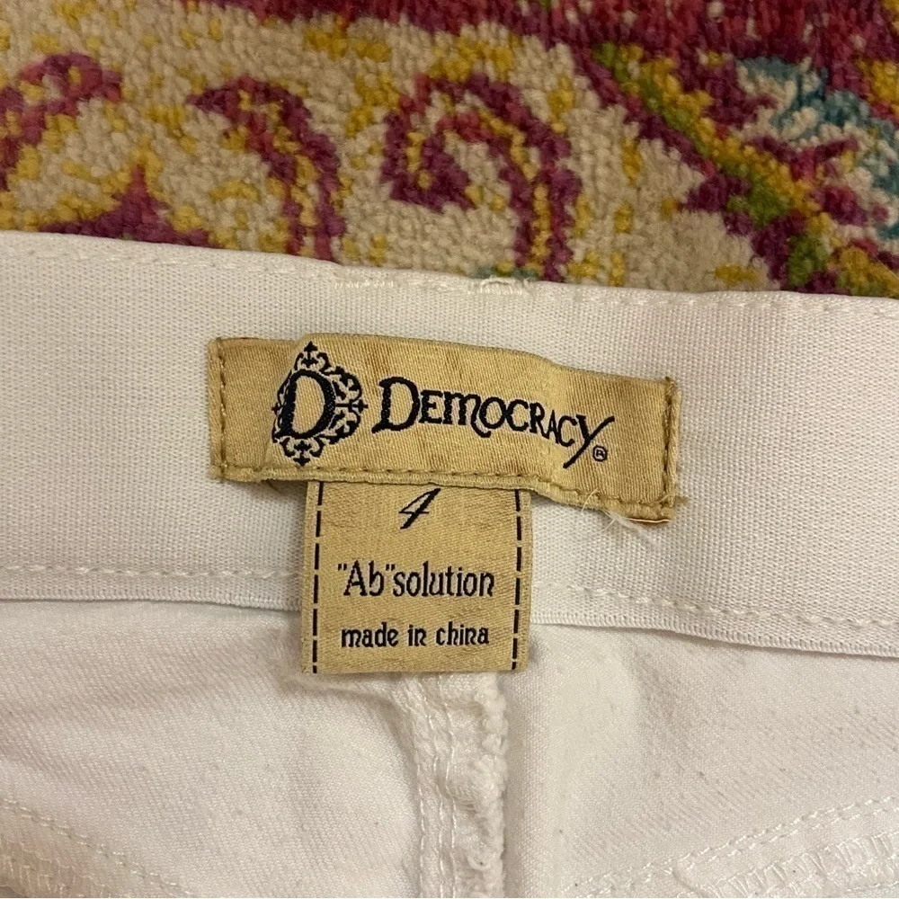 Democracy “Ab Solution” White Shorts Size 4 - Picture 2 of 4